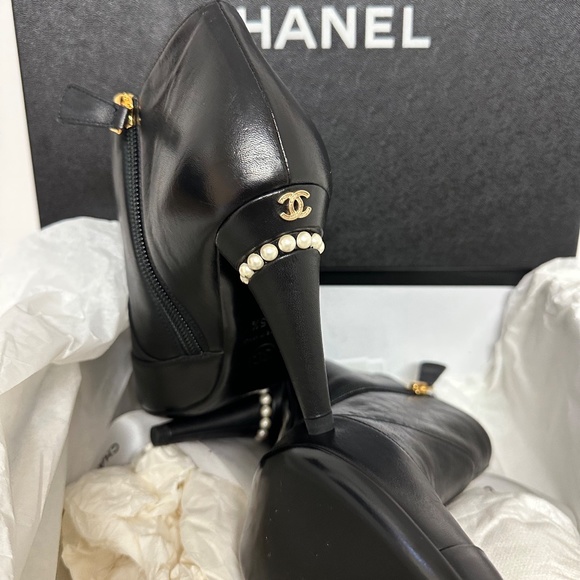 New Chanel Bottines Black Boots Booties Leather Pearl Size 35.5 US 5.5 - Picture 8 of 12